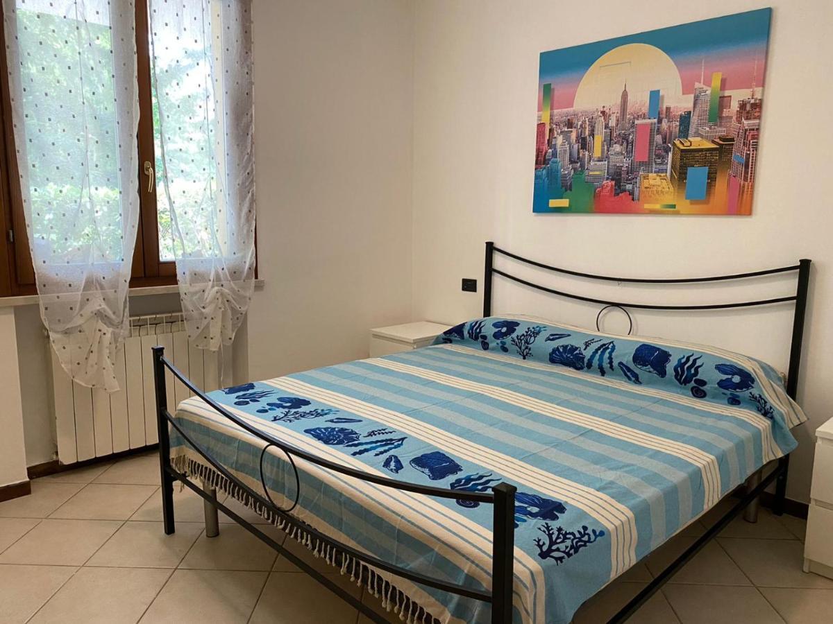 Appartamento Il Faro Con Giardino In Residence Con Piscina Десенцано дел Гарда Екстериор снимка