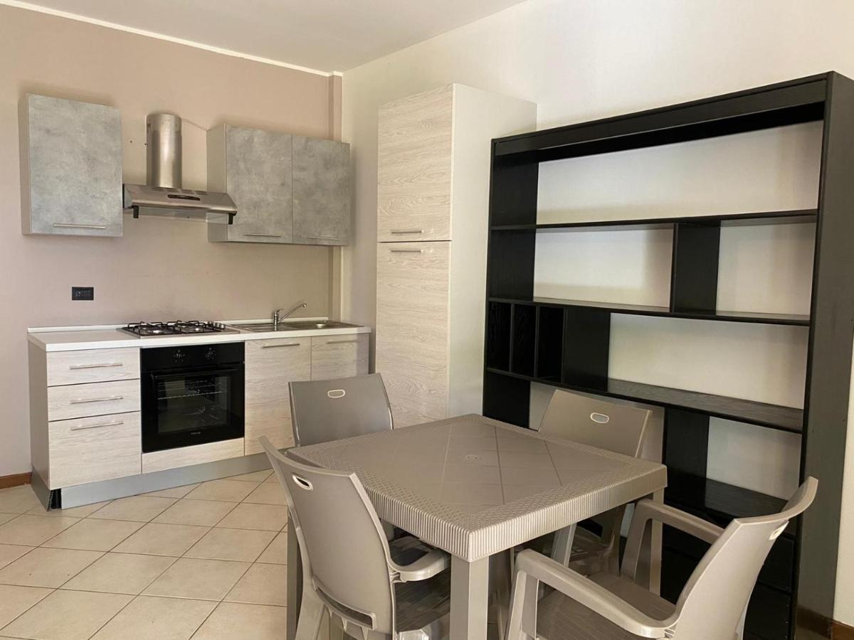 Appartamento Il Faro Con Giardino In Residence Con Piscina Десенцано дел Гарда Екстериор снимка