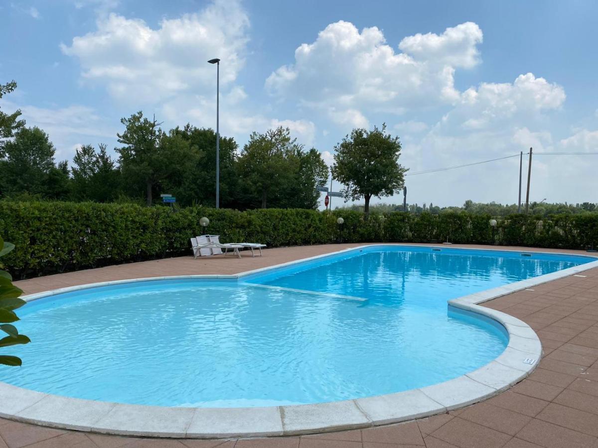Appartamento Il Faro Con Giardino In Residence Con Piscina Десенцано дел Гарда Екстериор снимка