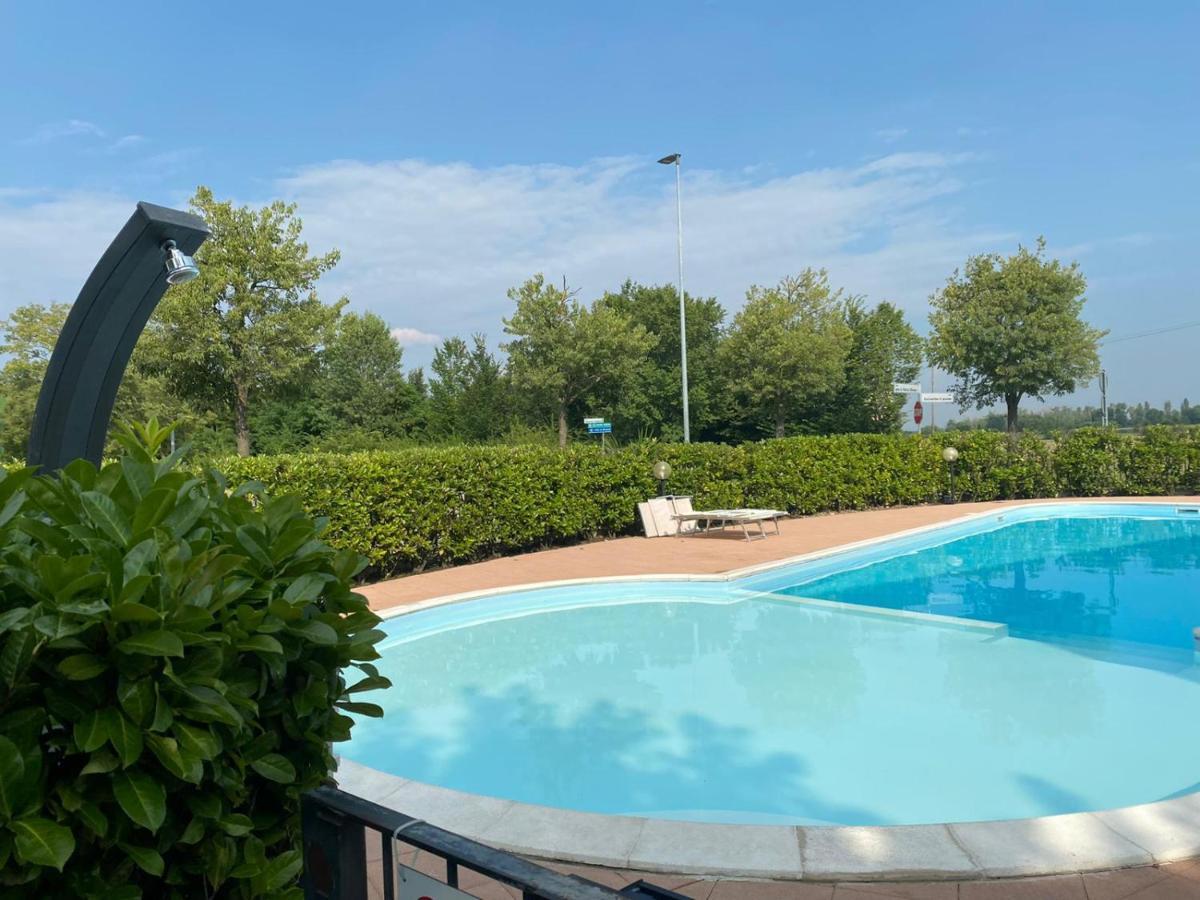 Appartamento Il Faro Con Giardino In Residence Con Piscina Десенцано дел Гарда Екстериор снимка