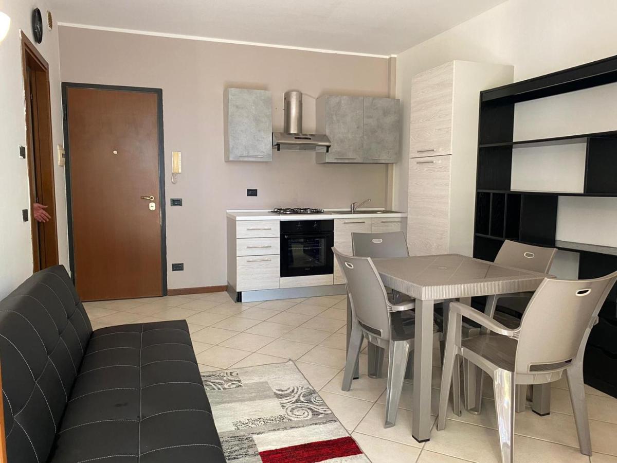 Appartamento Il Faro Con Giardino In Residence Con Piscina Десенцано дел Гарда Екстериор снимка