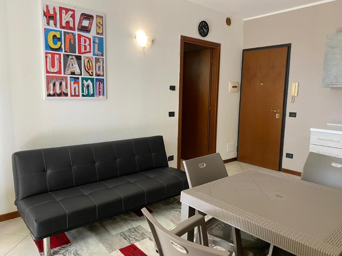 Appartamento Il Faro Con Giardino In Residence Con Piscina Десенцано дел Гарда Екстериор снимка